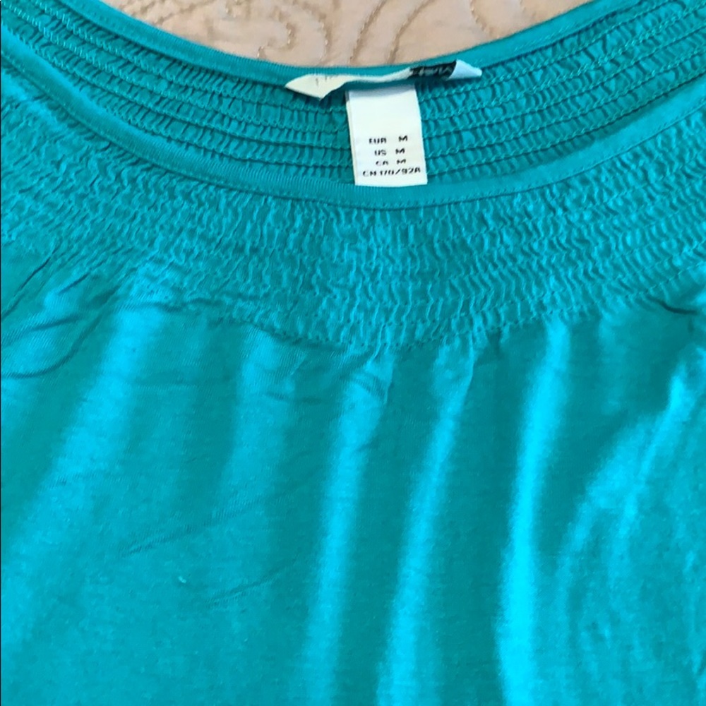 H&M Top - Picture 2 of 3